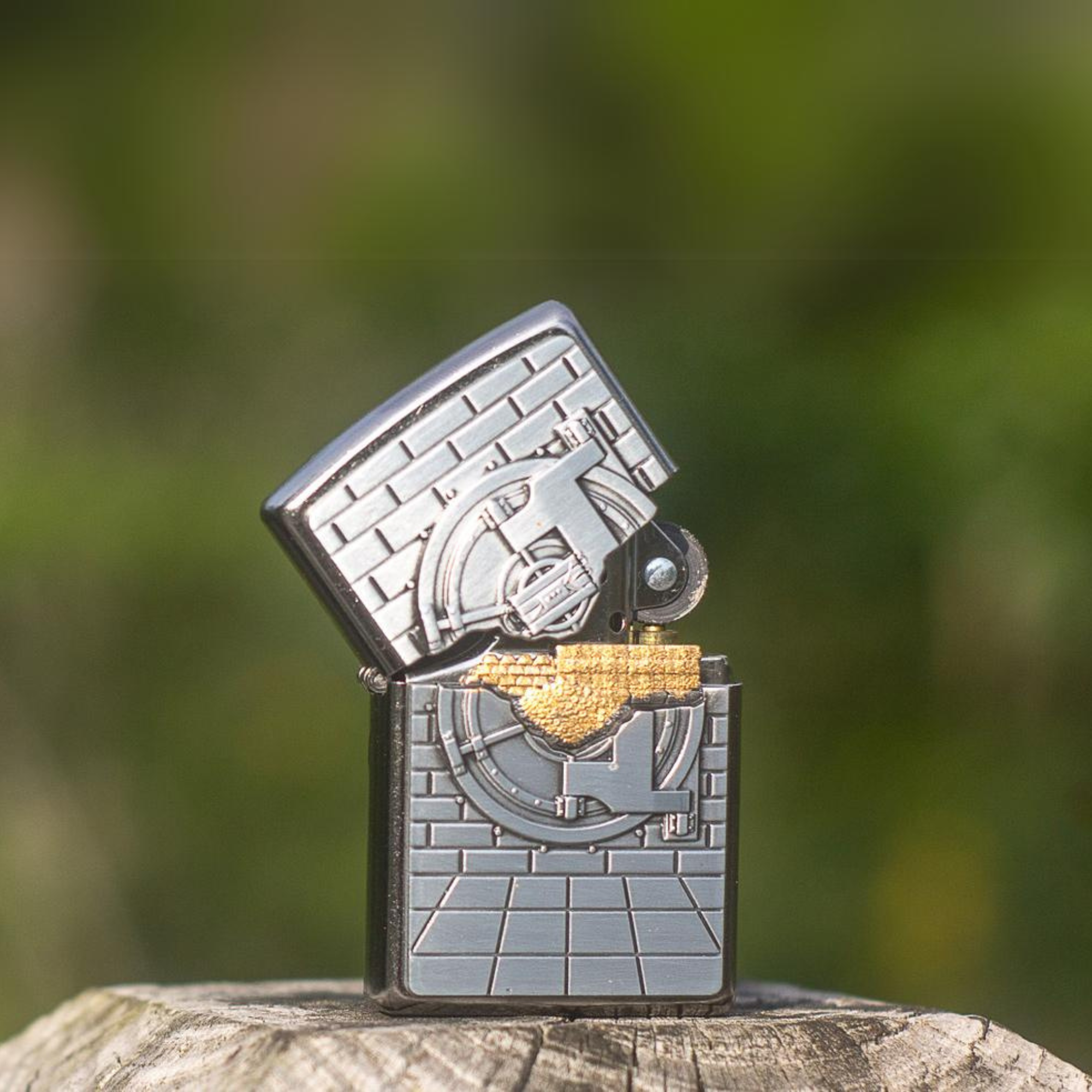 Zippo Safe with Gold Cash Surprise Windproof Lighter