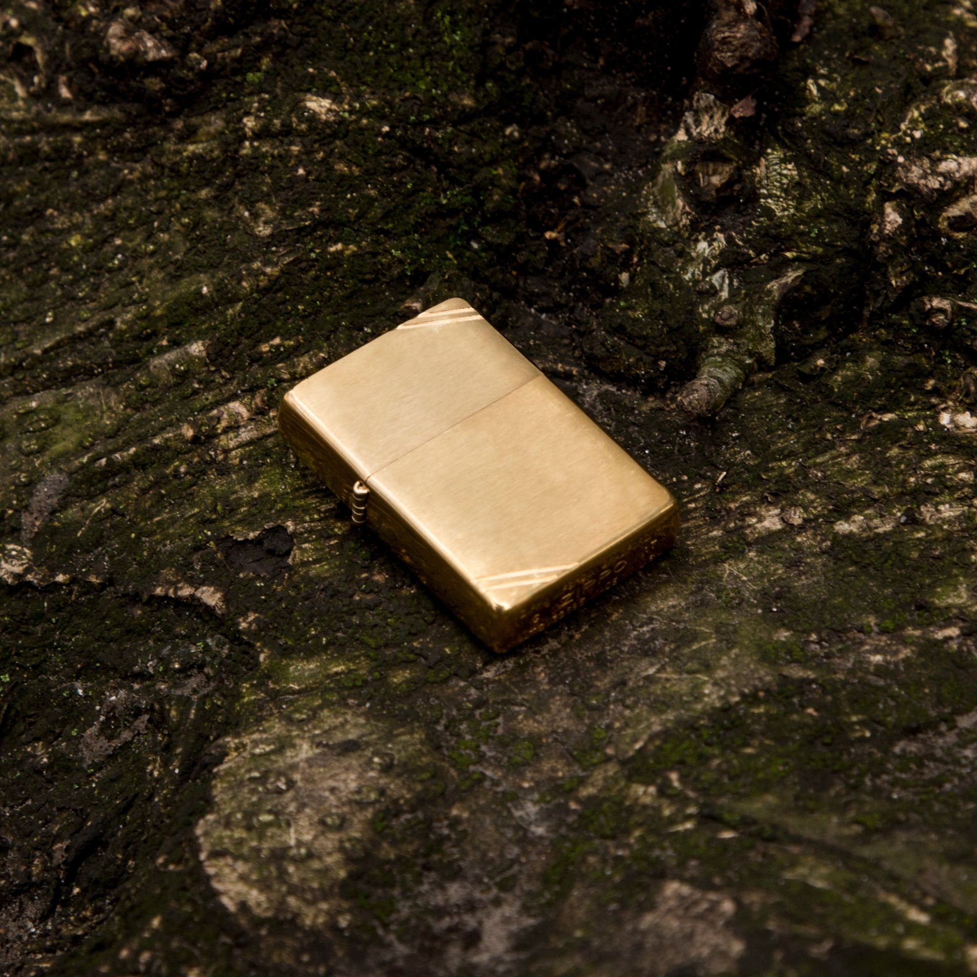 Zippo High Polish Brass Vintage Windproof Lighter